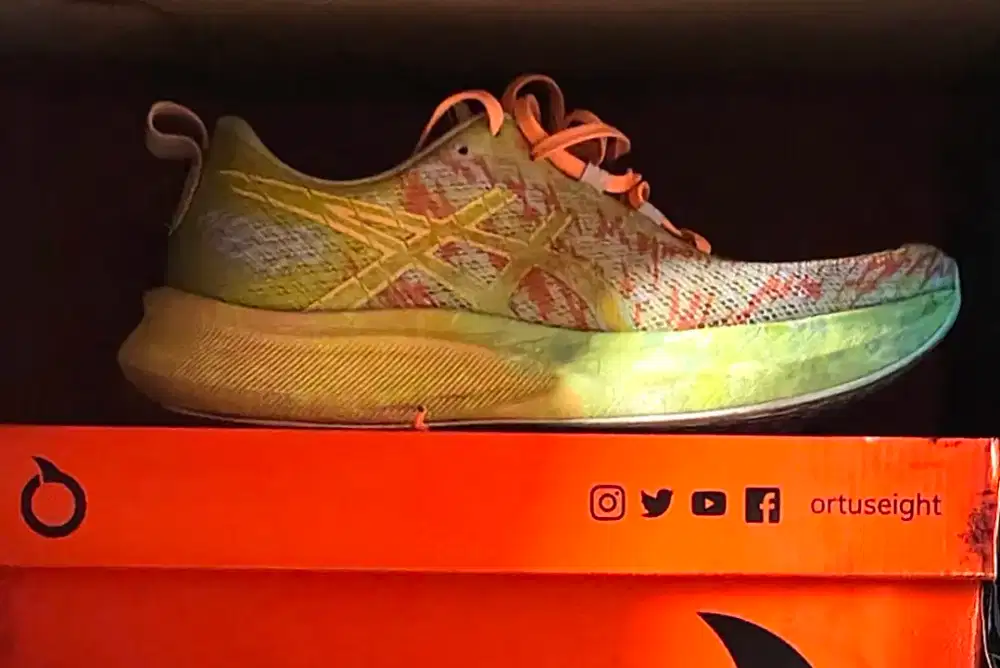 Sepatu running / lari  asics noosatri 16