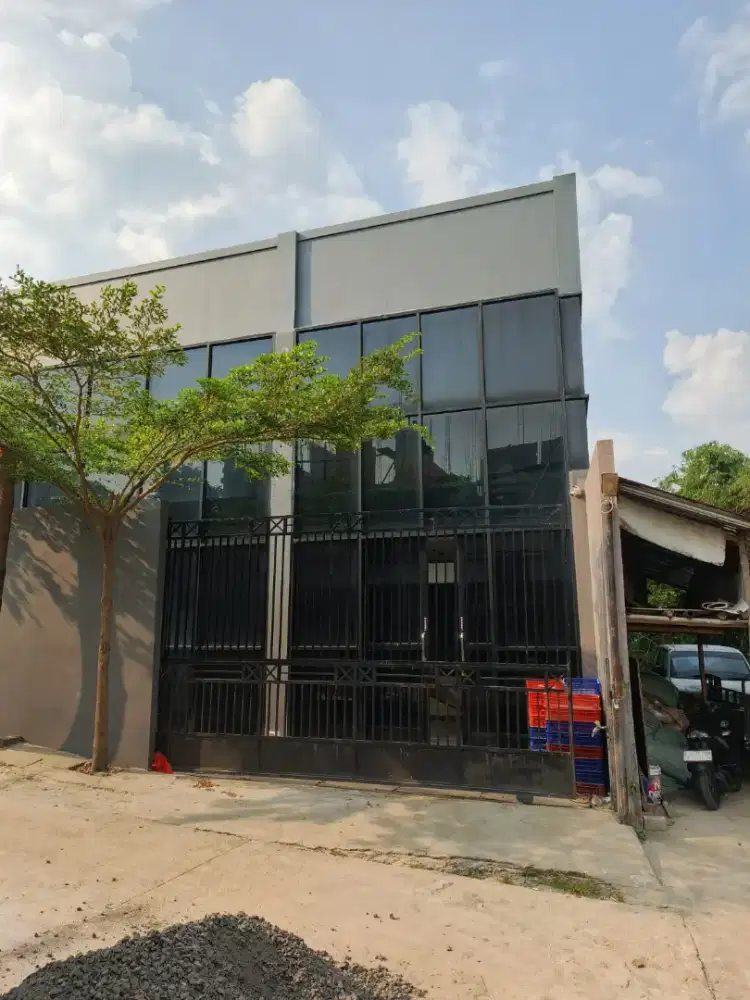 Dijual Gedung Kantor Full Furnished