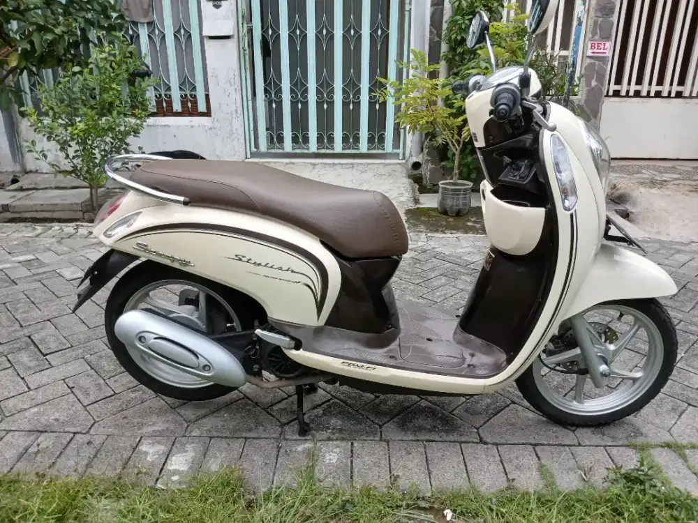 Jual scoopy 2017 km 20 rb istimewa siap pakai samsat kdg cowek