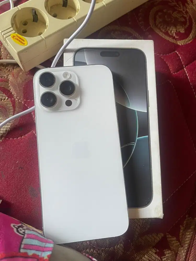 Iphone 16 pro max  256 inter