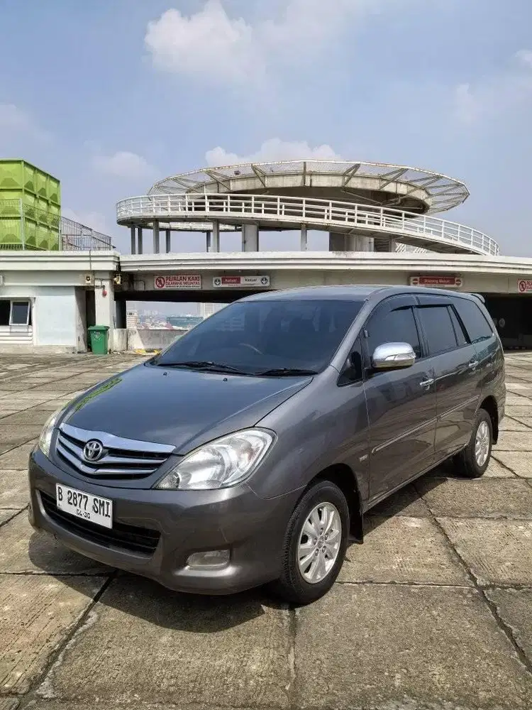 Toyota Kijang Innova V Luxury Automatic 2011 Murah