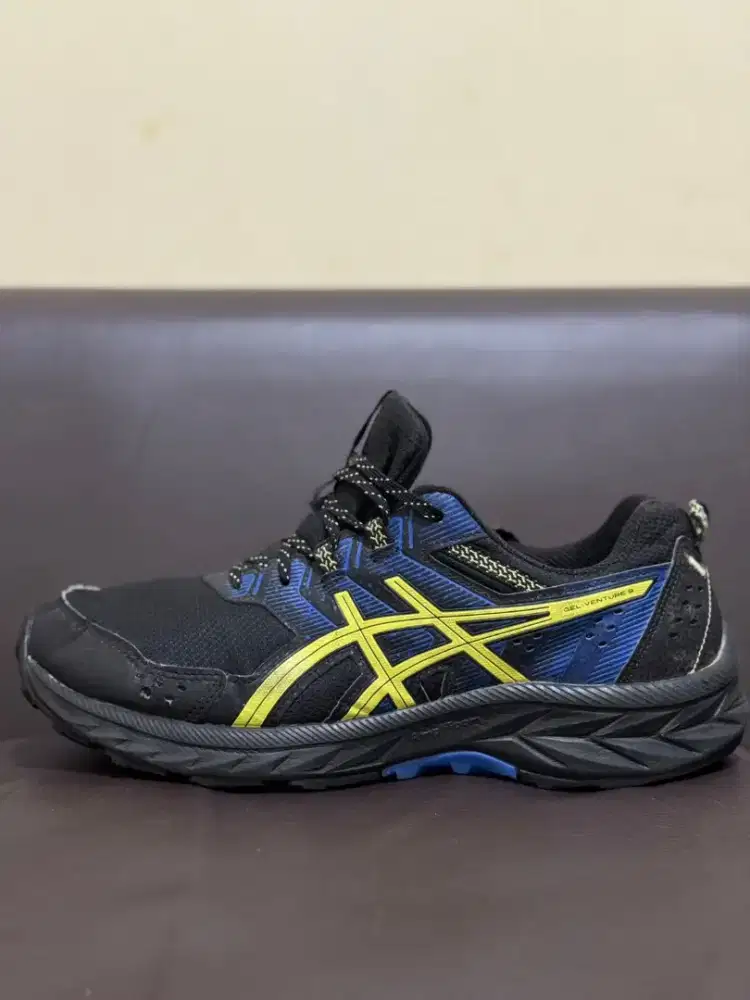 Asics original (43.5) trail/running