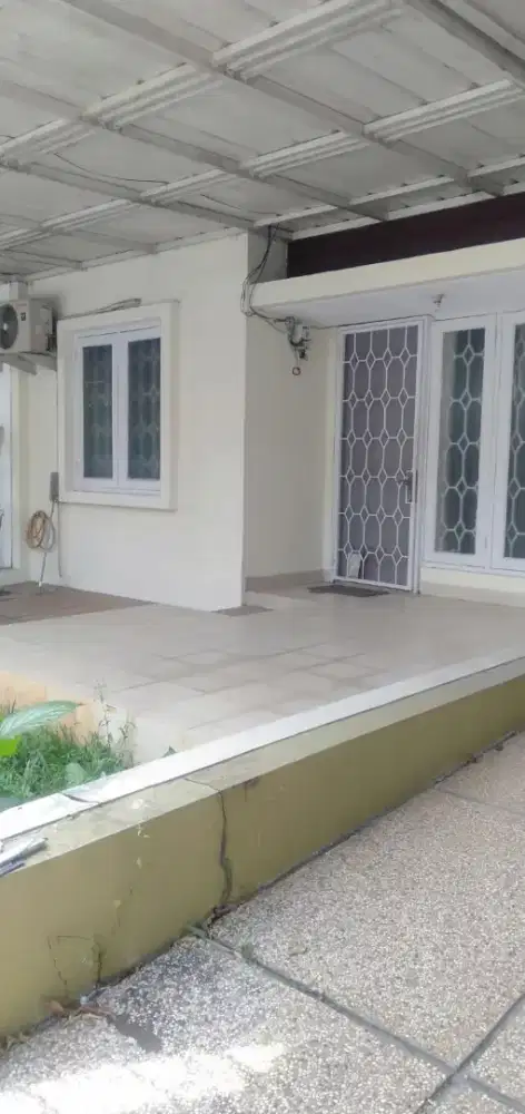 Disewakan Rumah Dekat Stasiun LRT dan Gerbang Tol Cibubur