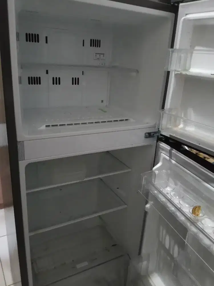 Kulkas LG kondisi bagus