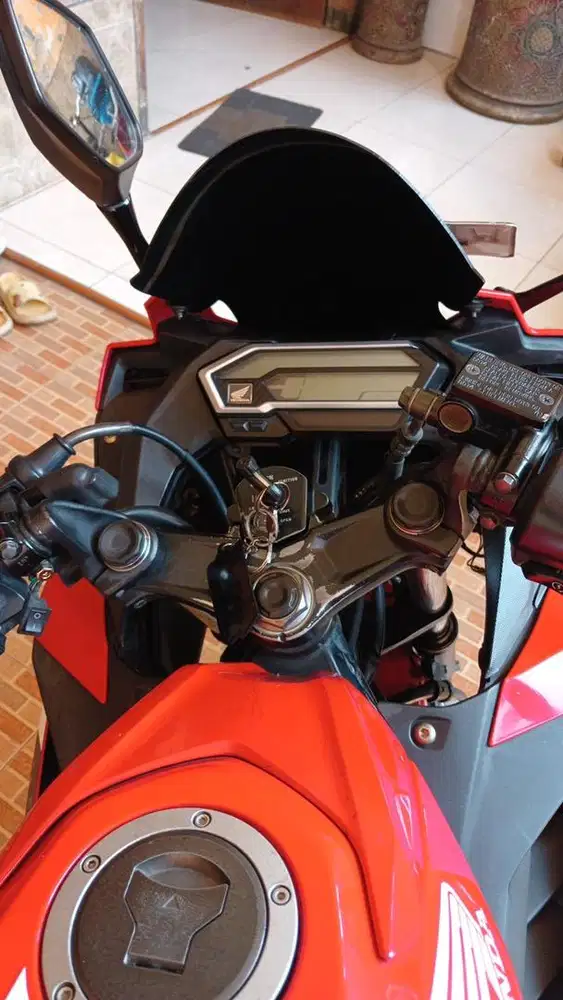 CBR 150 R Facelift Terawat, Ban depan belakang tebal (Siapa Cepat Dia