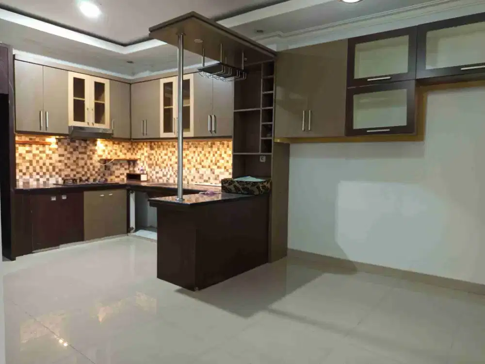 Rumah disewakan siap huni hanya 5 menit ( 1 km )ke pintu TOL Brigif, akses jalan besar dalam cluster