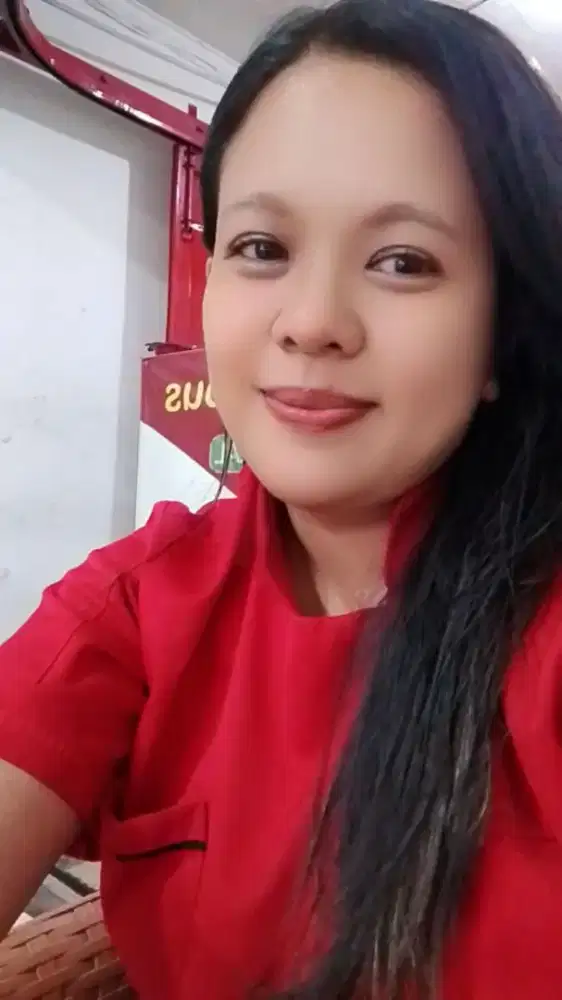 Koki masakan Sunda Indonesia berpengalaman