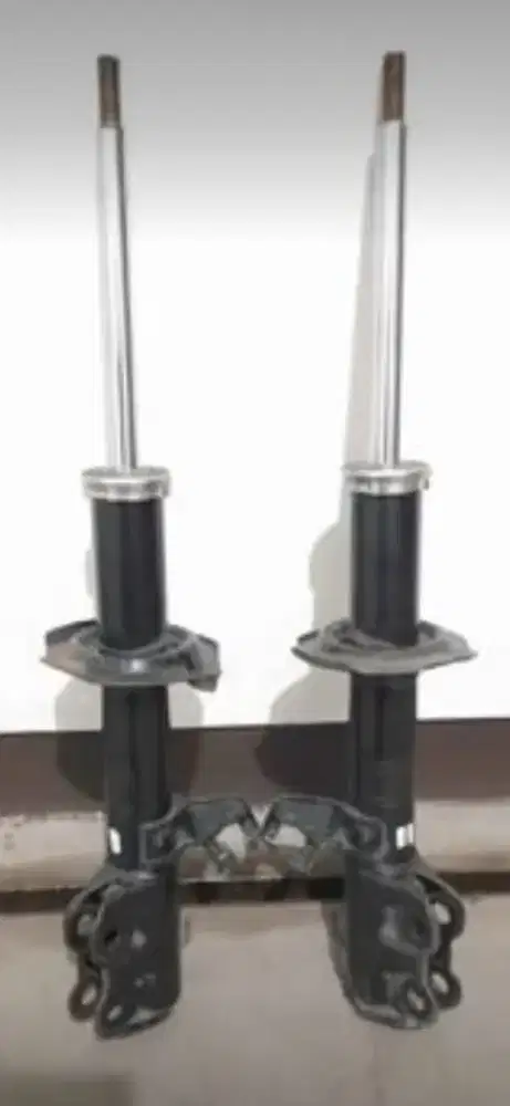 Shockbreaker depan copotan Nissan March