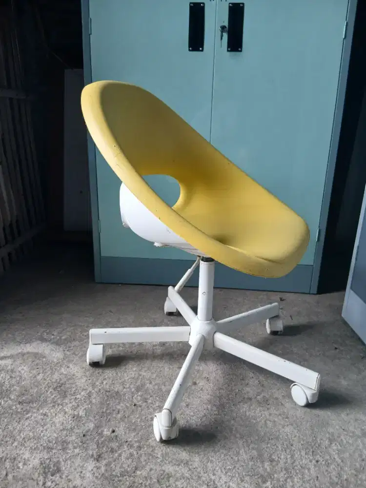 Kursi putar hidrolik IKEA