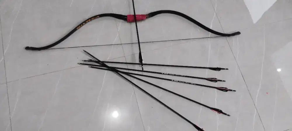 Jual busur panah dan anak panah