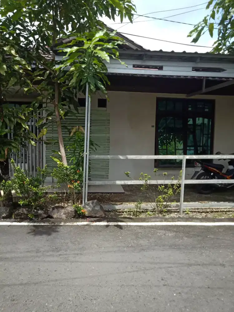 DISEWAKAN RUMAH Rp.24.000.000/Tahun