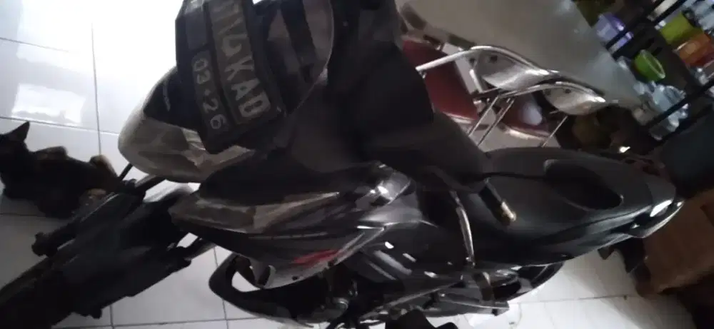 Honda CS 1 Hitam 125cc