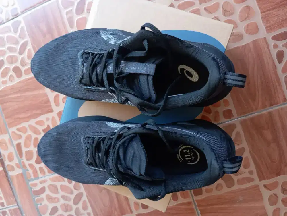 sepatu assic original