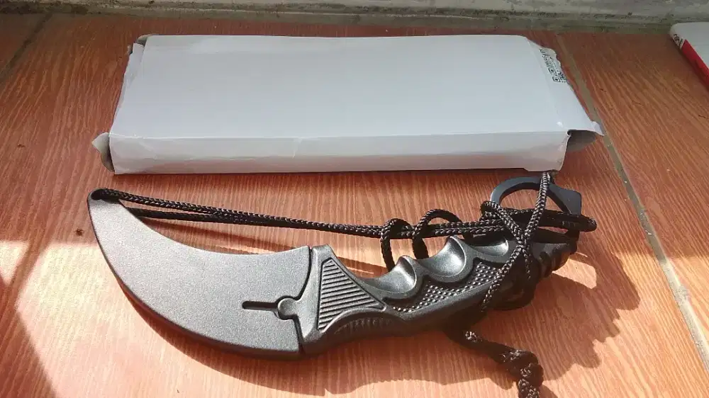 Carambit tactical hitam adventure