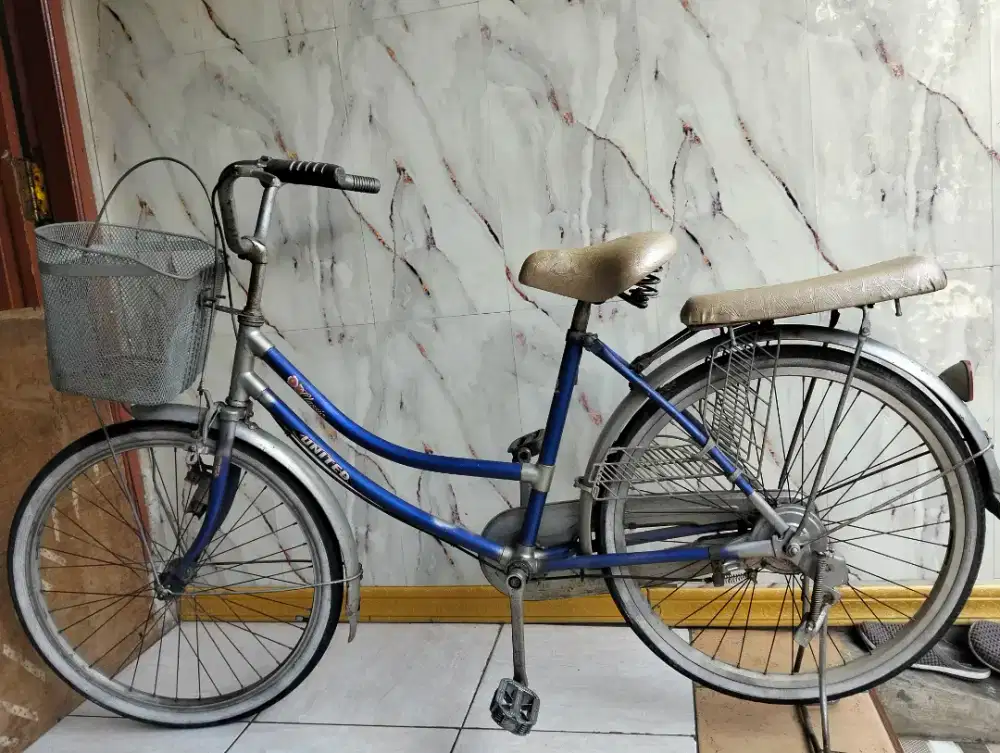 Jual Sepeda cewek bekas merk United Siap pakai Cijantung Jakarta Timur