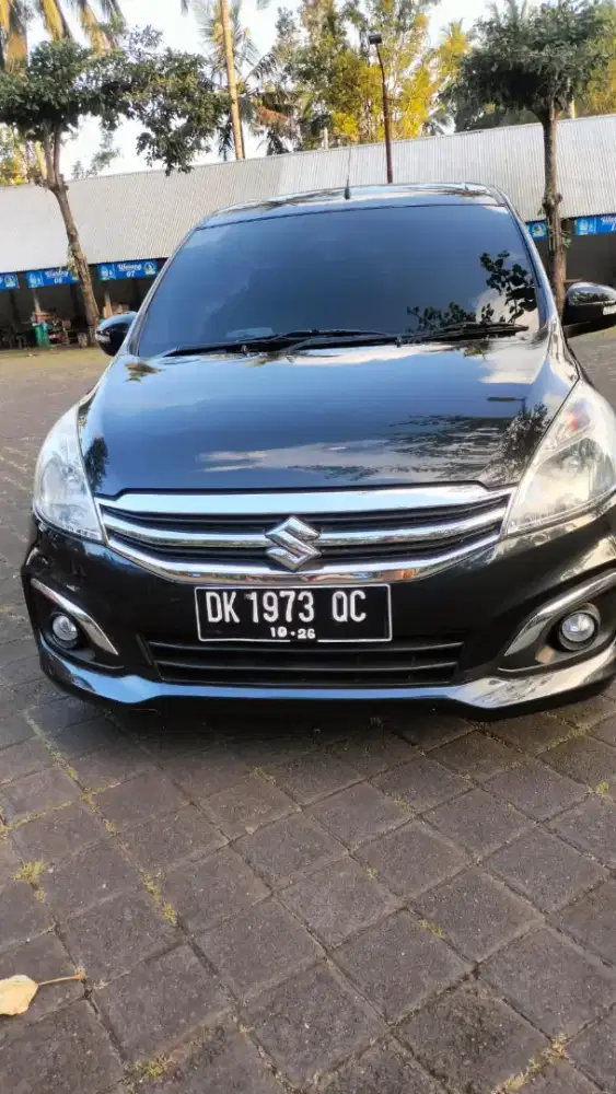 Jual mobil Ertiga 2016 hitam mulus dan terawat.siapa cepat dia dapat