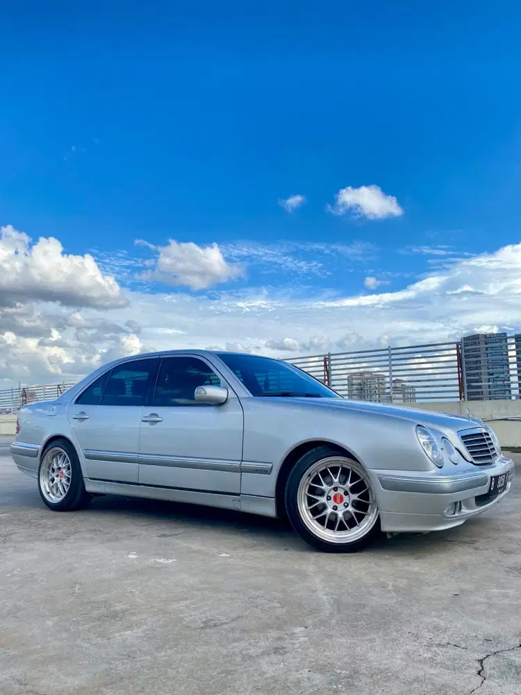 Mercy New Eyes W210 E260 V6 Elegance 2001