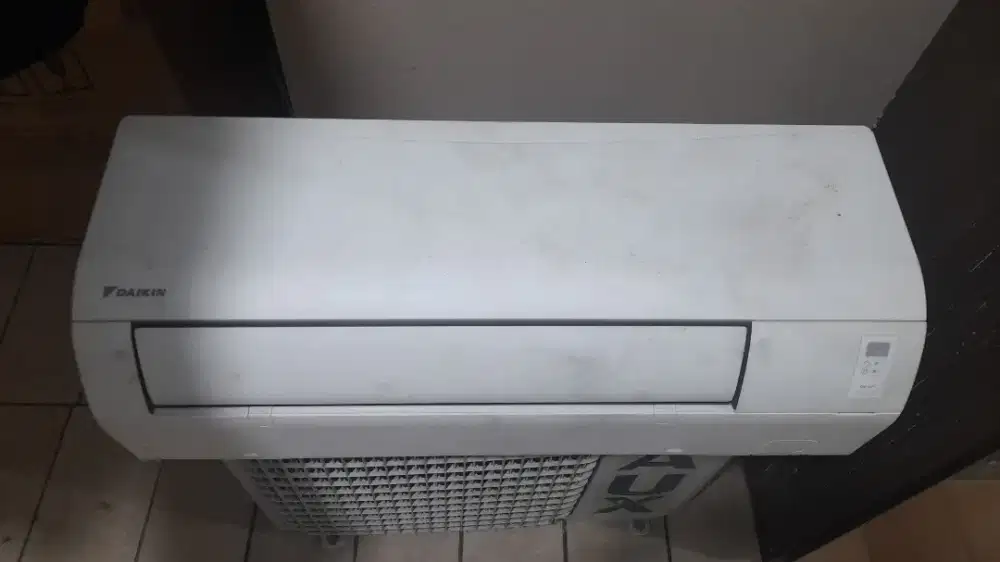 DIJUAL AC DAIKIN INDOOR & OUTDOOR (HARGA NEGO)