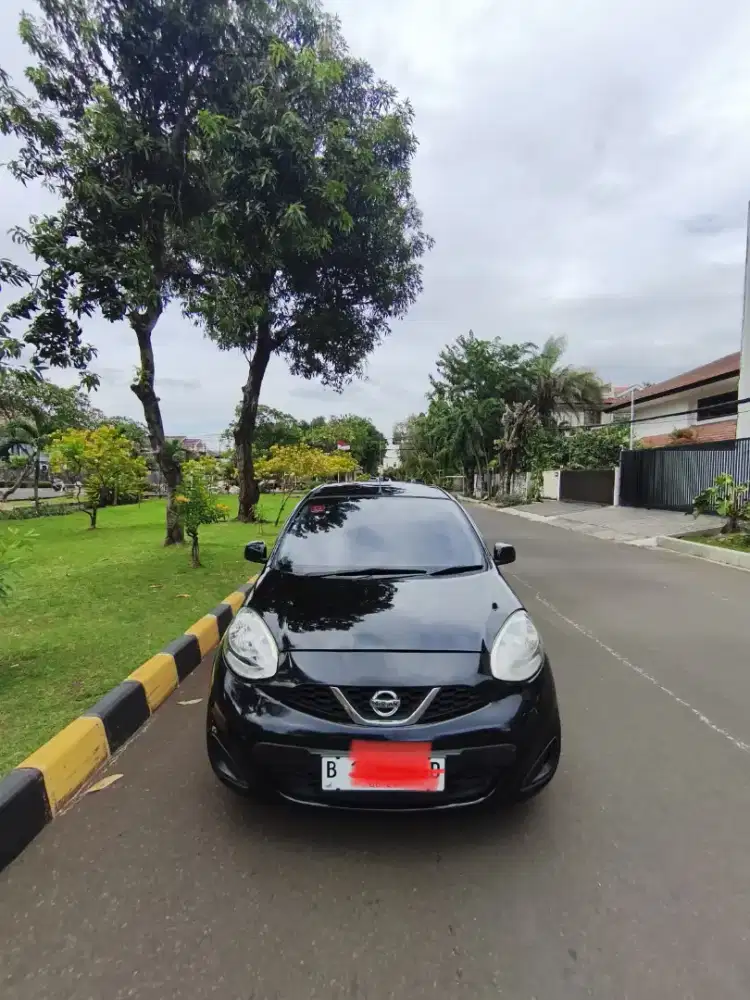 jual mobil sendiri nissan march 2014