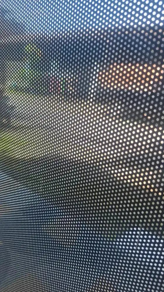 Sticker oneway printing bolong2 unt promosi usaha kaca toko & mobil