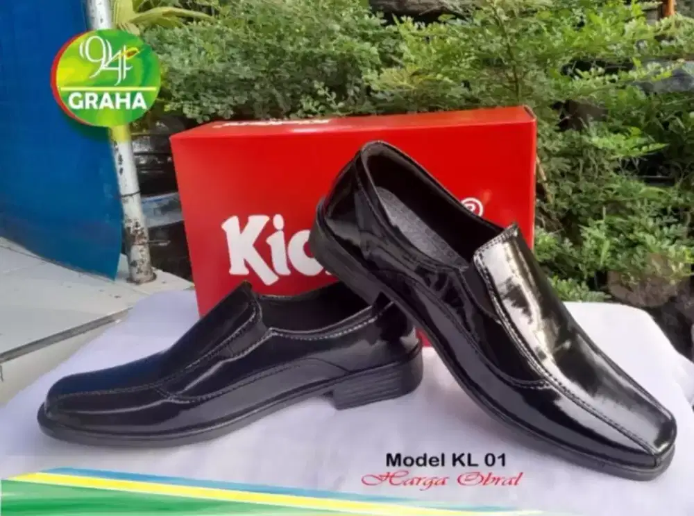 Sepatu Fantovel Wanita Mengkilap