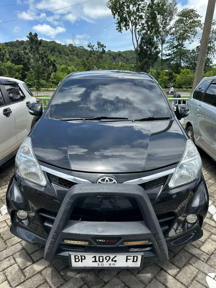 Toyota Avanza VELOZ 1.5 LUX AT