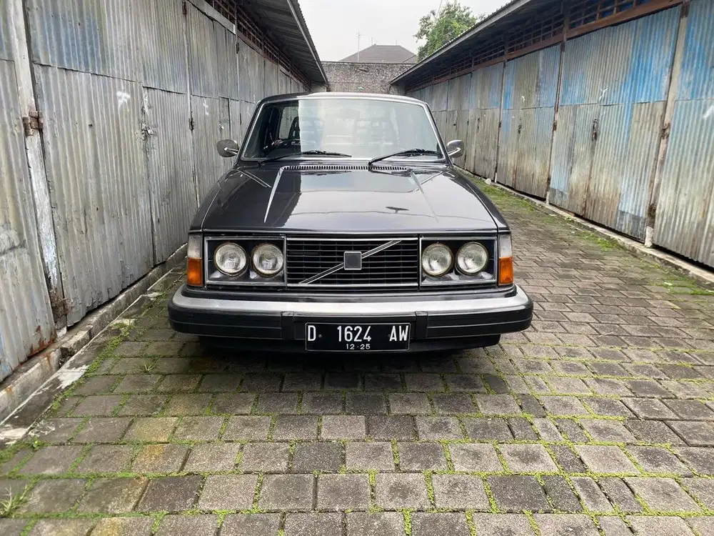 Antik Volvo 244 1975 Istimewa