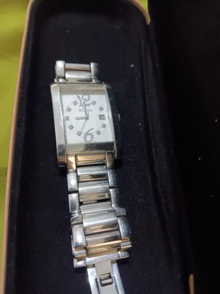 Jam wanita bonia original cakep. Murah. Nett