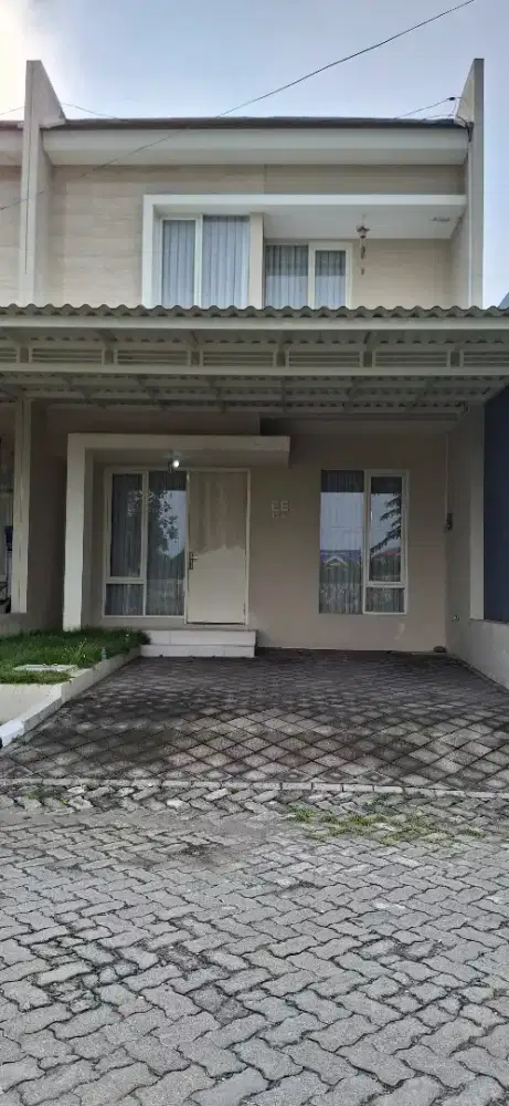 Disewakan rumah hunian 2 Lt