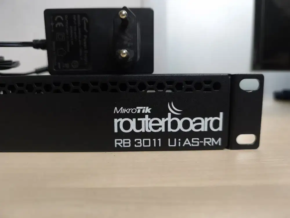 Mikrotik RB3011 UiAS-RM