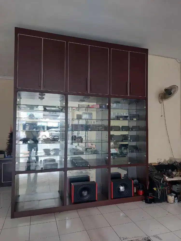 DIJUAL LEMARI ETALASE BARANG TOKO UKURAN 3X3.25 METER