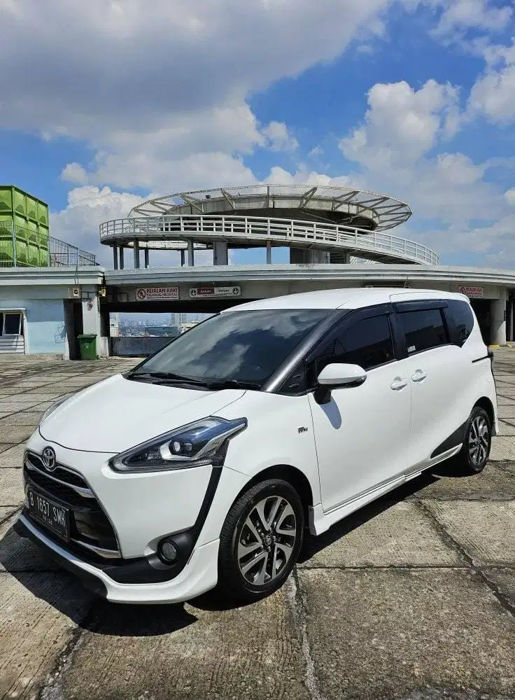 Toyota Sienta Q Automatic 2017 Murah