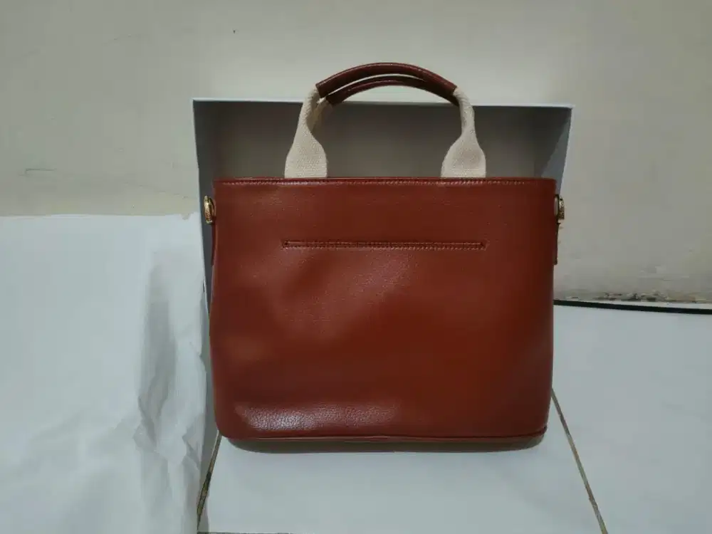 Tas wanita merk povilo nona