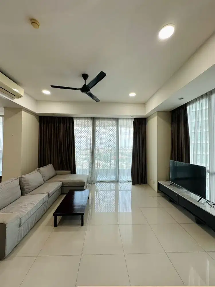 DISEWAKAN UNIT 3 BR TOWER TIFFANY SIZE 173m2 FURNISHED WITH BALCONY