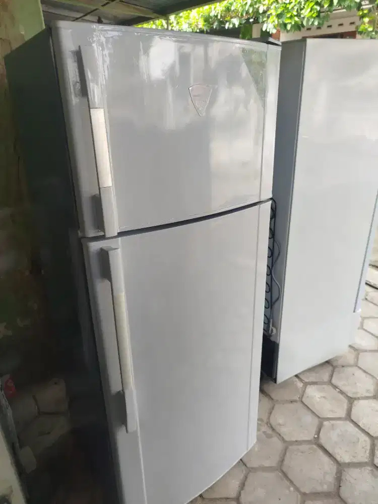 Kulkas 2 pintu murah