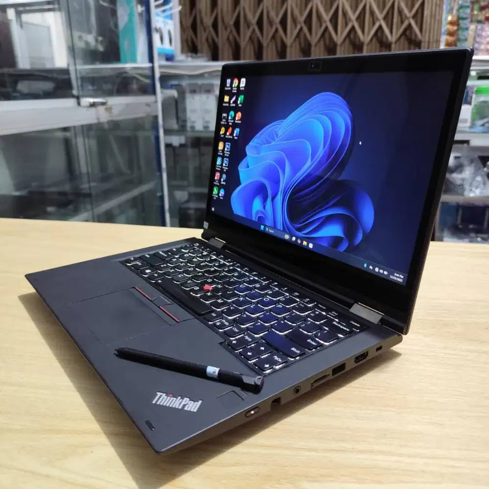 Laptop Lenovo Thinkpad Yoga X380 Intel Core i5 8th Flip Touchcsreen Pe