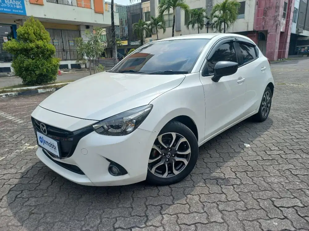 Pajak Panjang - Mazda 2 1.5 R Skyactiv Bensin-AT 2015