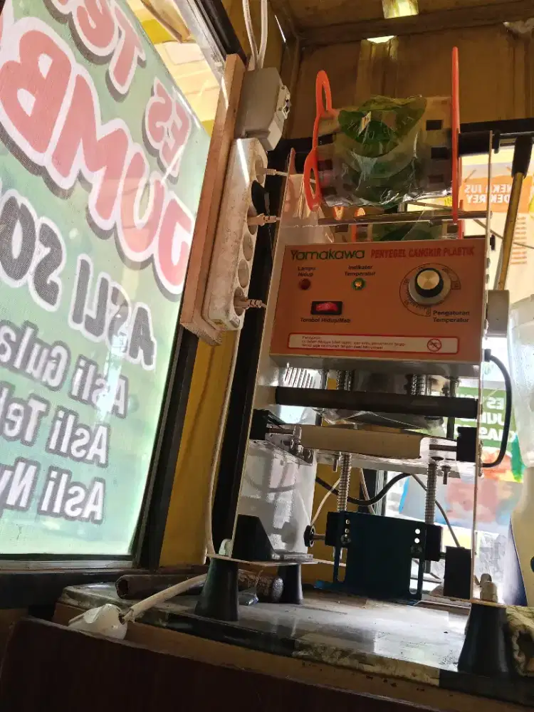 Alat pres cup minuman