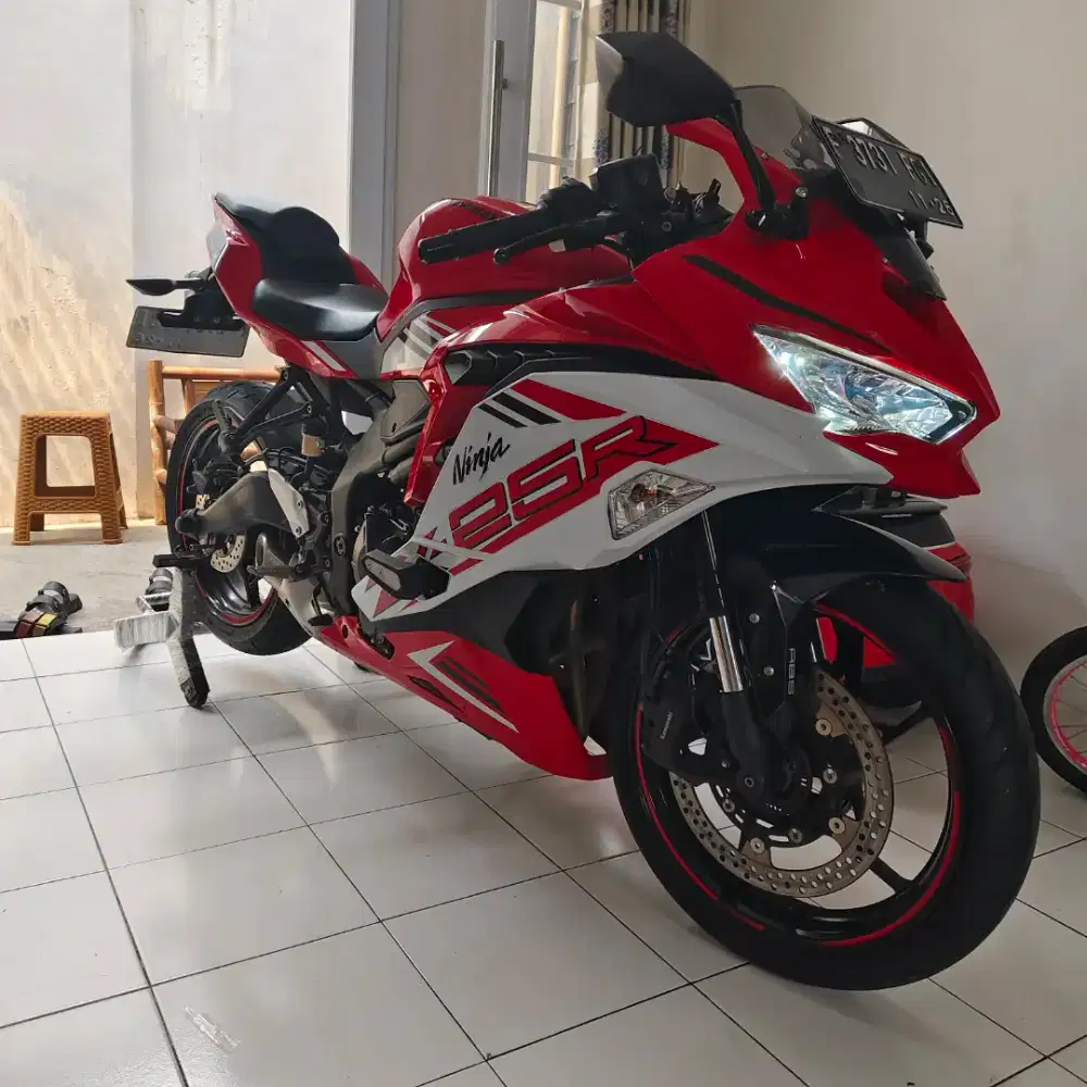 Kawasaki ZX25R 2021 merah putih full original low KM