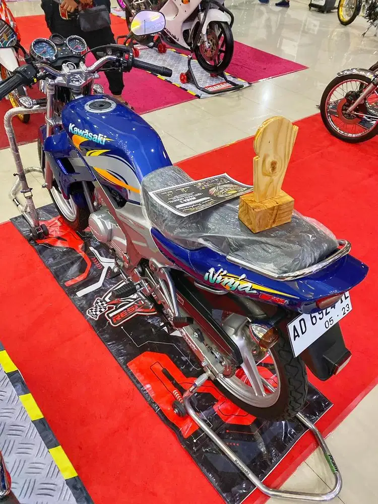 Ninja R kis 2002 midnite blue Rare