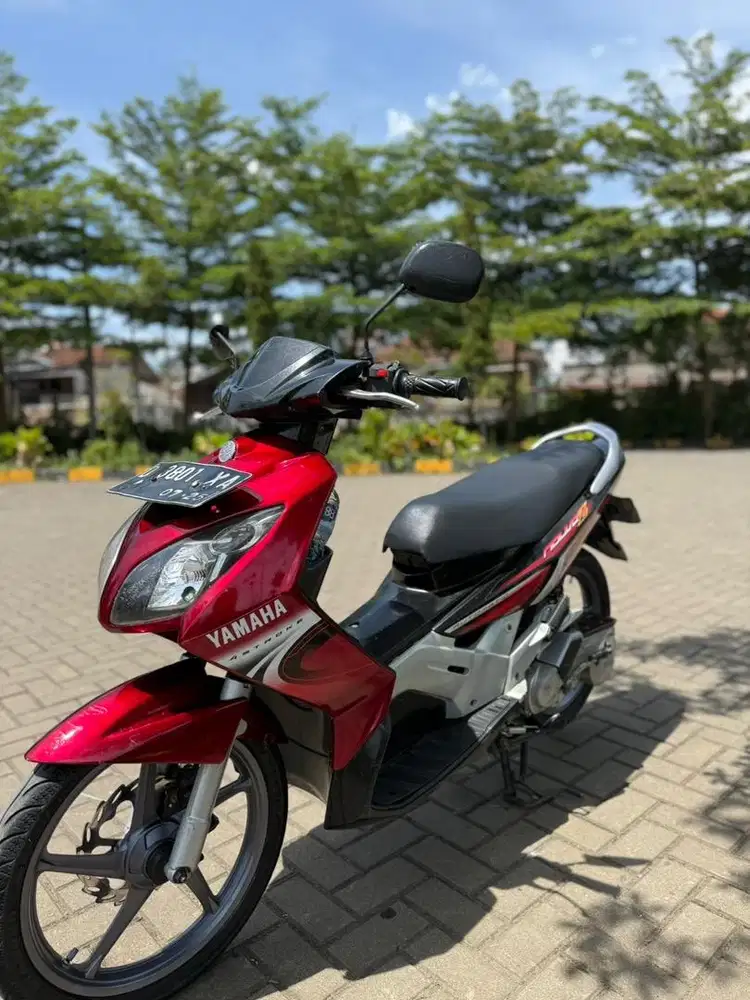 Nouvo z 2006 merah marun