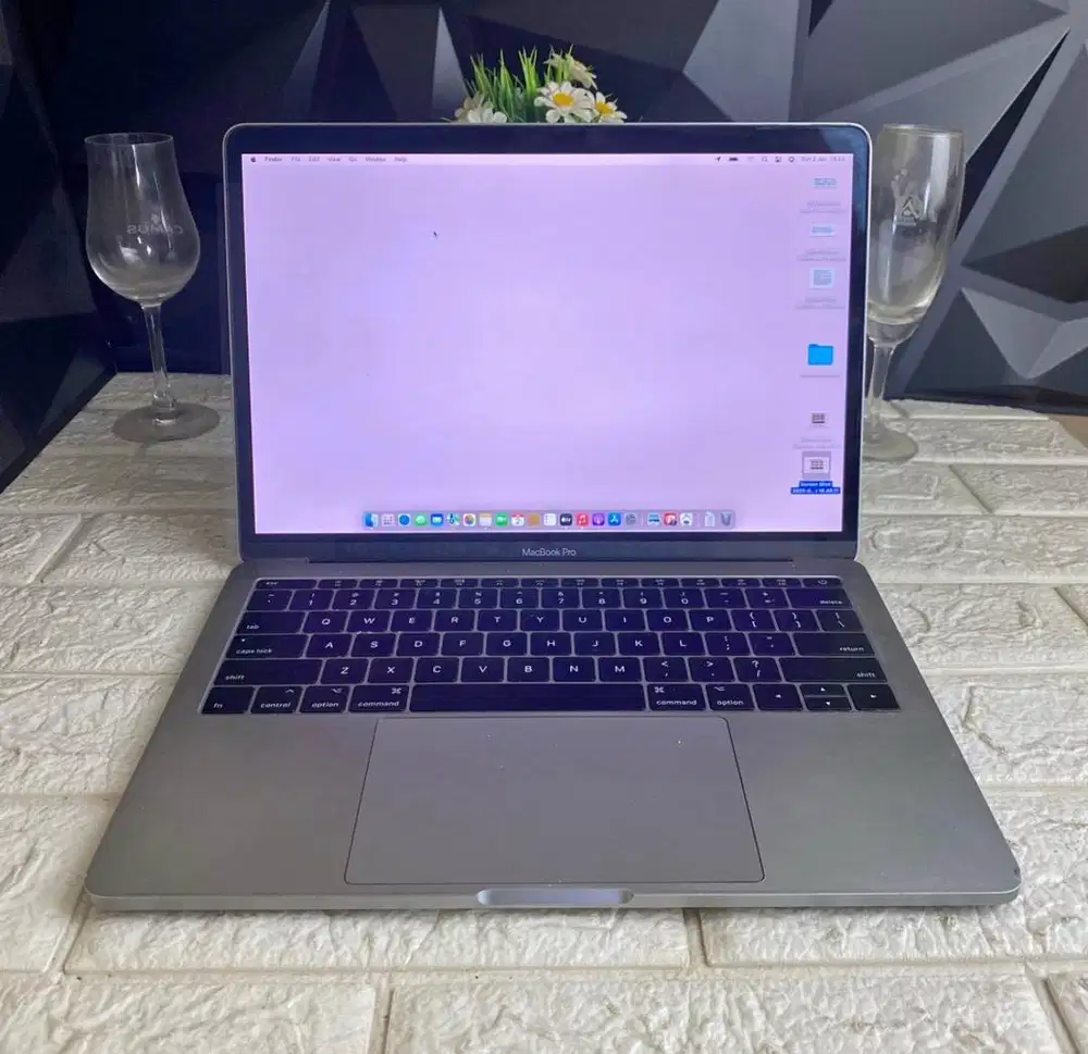Macbook Pro 2017 RAM 8/1 TB All Normal