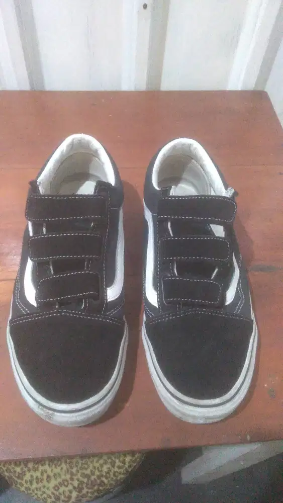 Sepatu second vans