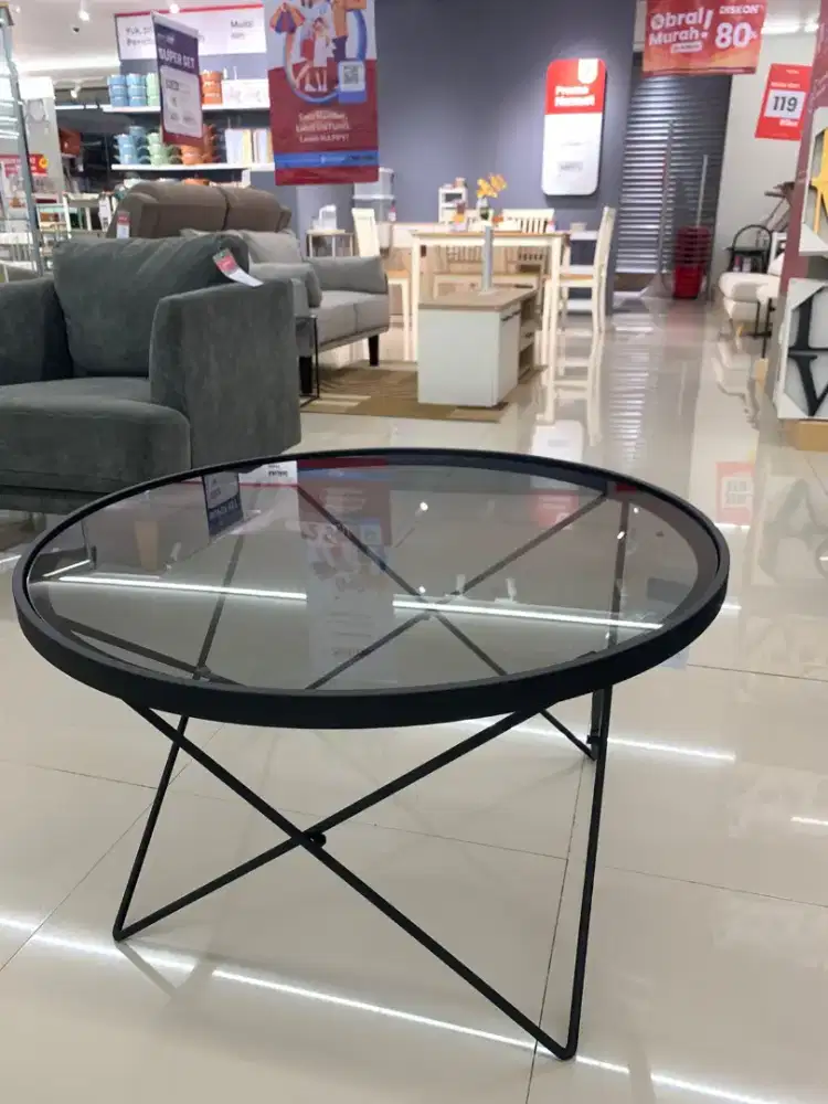 Meja tamu kaca kaki besi