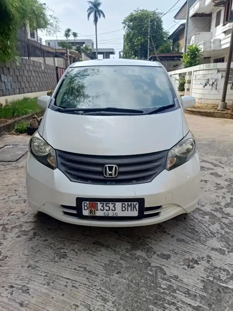 Honda Freed at th 2012 istimewa gress