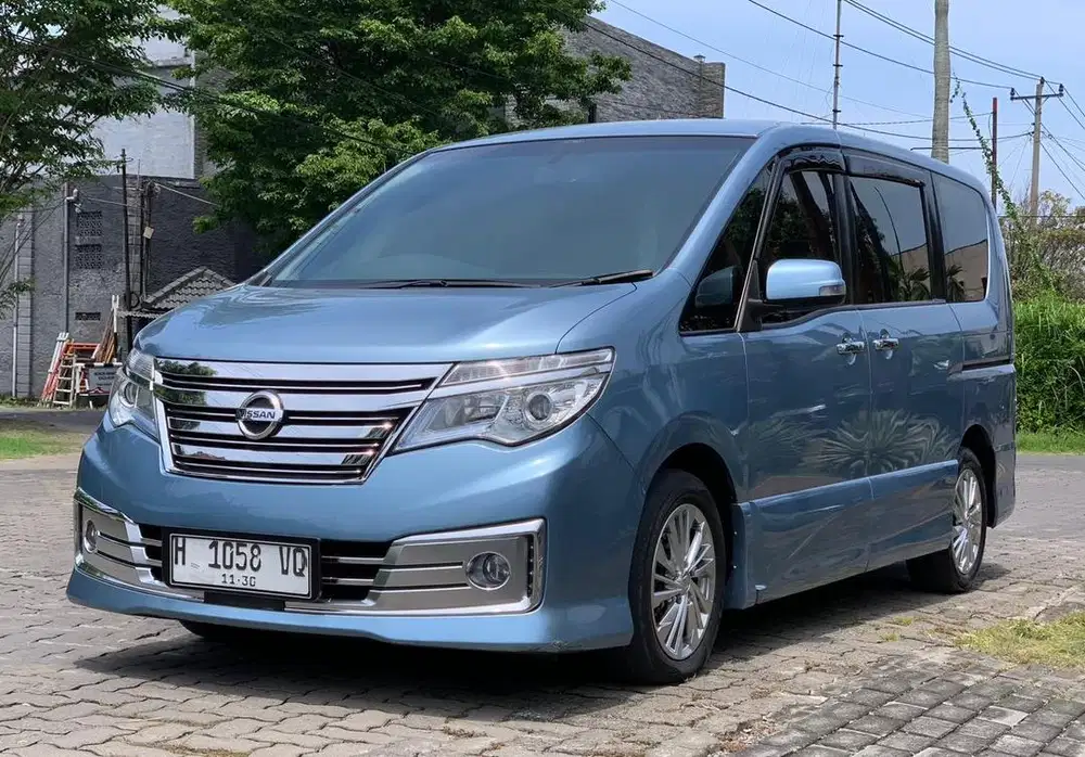 Nissan Serena 2.0 HWS sunroof 2015 Facelift!