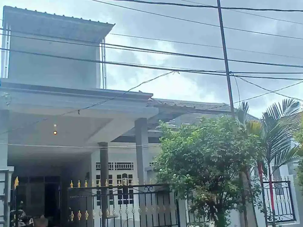 Rumah rapi 1.5 lantai di Kranggan Permai  Bekasi