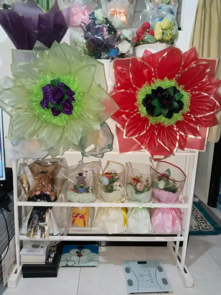 Rak buket bunga bekas masih bagus