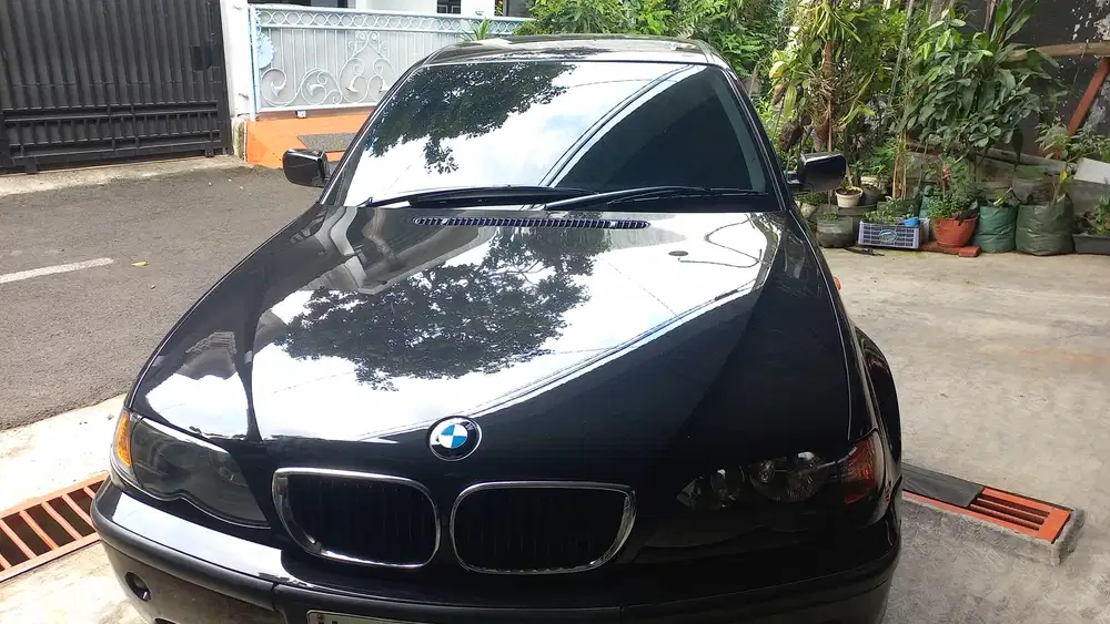 BMW 318i 2002 Bensin