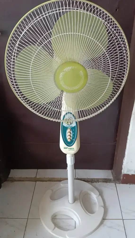 Kipas Angin Stand/Berdiri Normal Siap Pakai